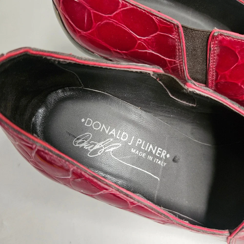 Donald J Pliner Chad Red Croc Patent Leather Pointed Toe Pump Metallic Heel 7.5M